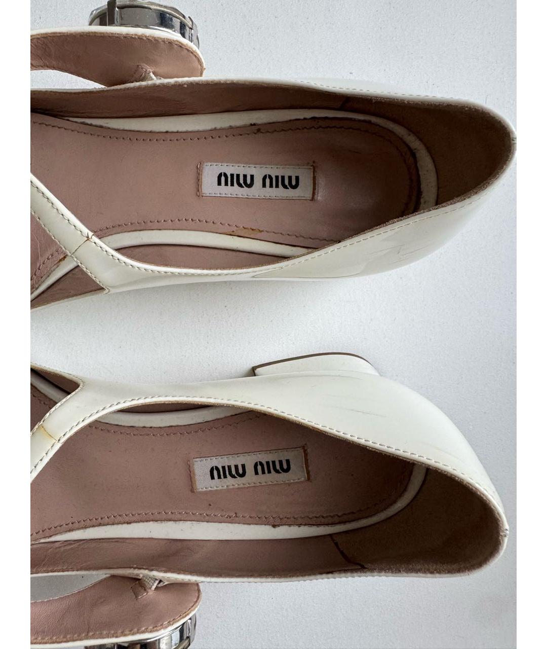 MIU MIU Бежевые туфли из лакированной кожи, фото 8