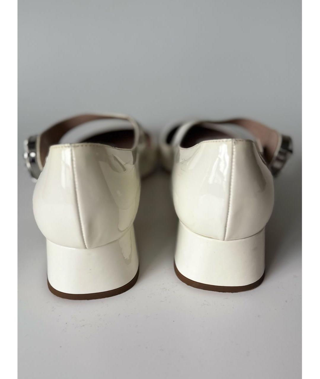 MIU MIU Бежевые туфли из лакированной кожи, фото 4