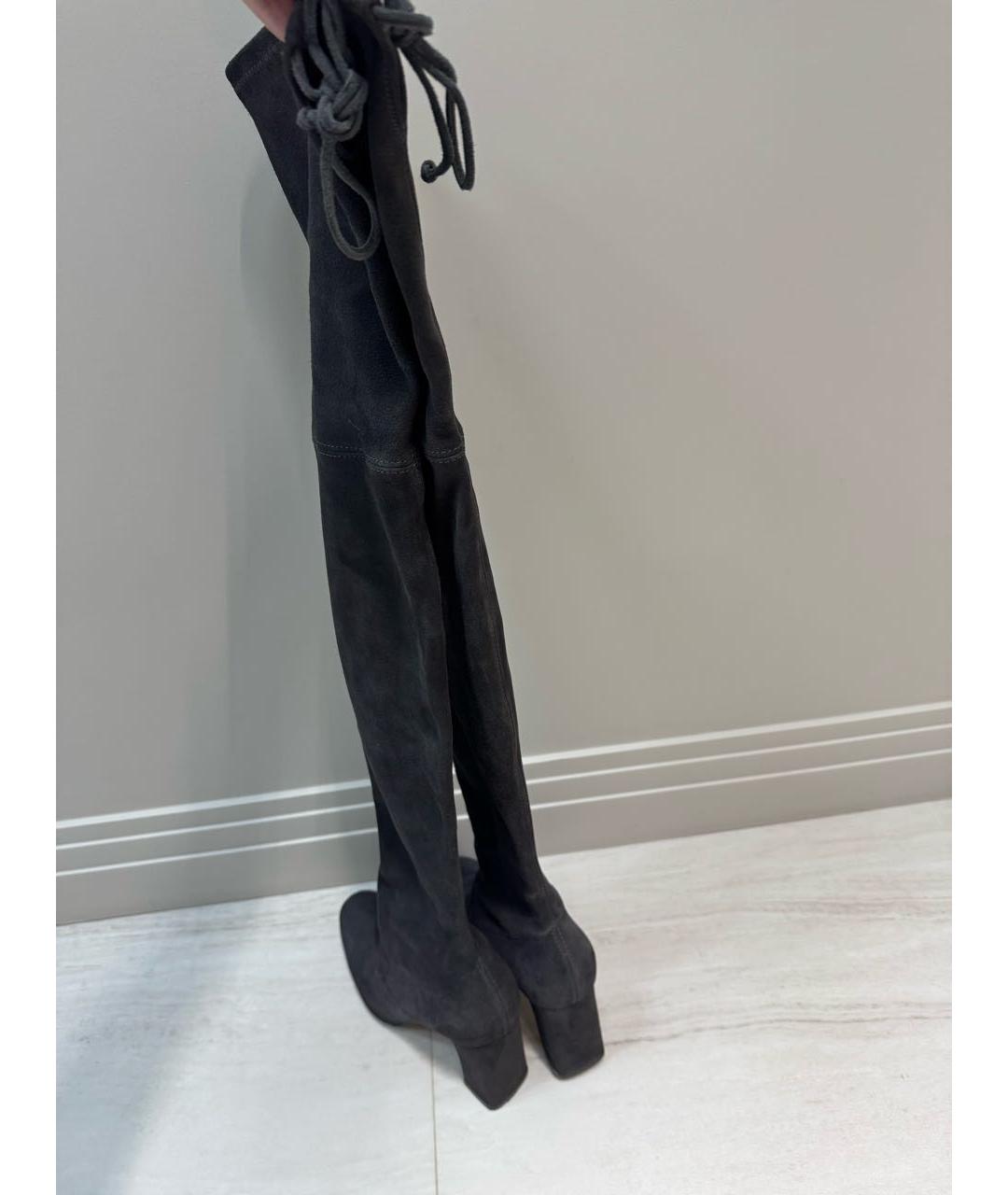 STUART WEITZMAN Антрацитовые замшевые ботфорты, фото 3