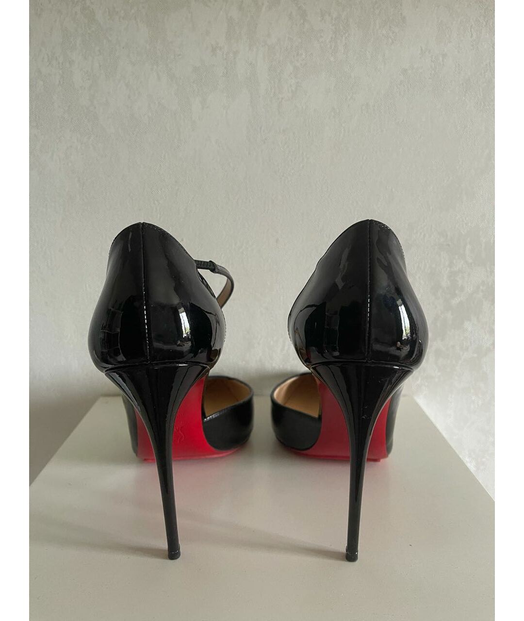 CHRISTIAN LOUBOUTIN Черные туфли из лакированной кожи, фото 3