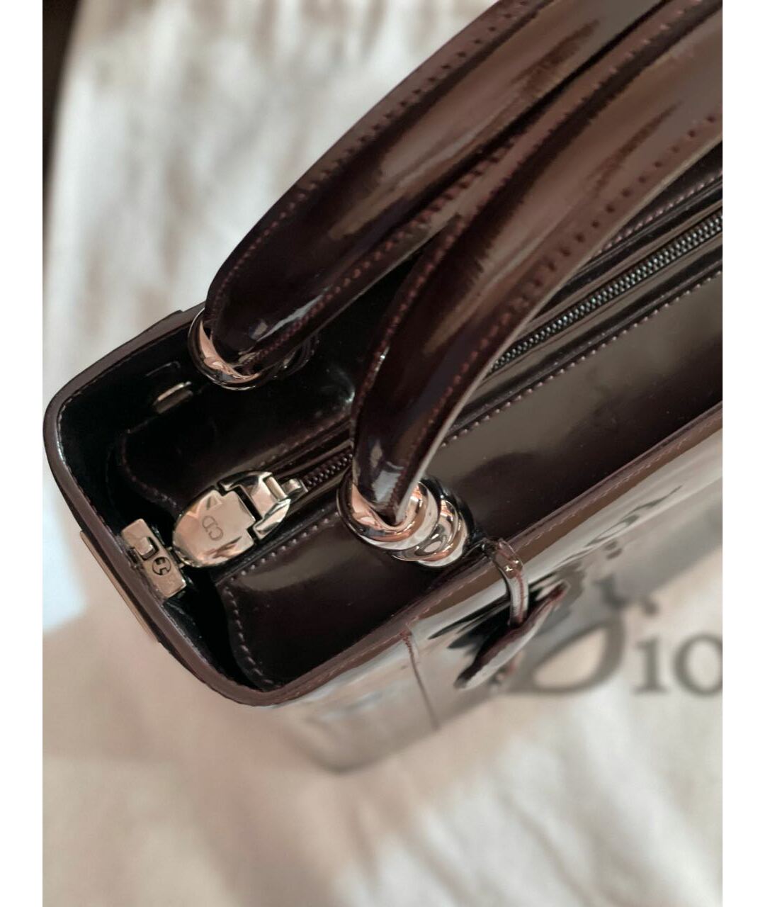 CHRISTIAN DIOR VINTAGE Коричневая сумка тоут из лакированной кожи, фото 8