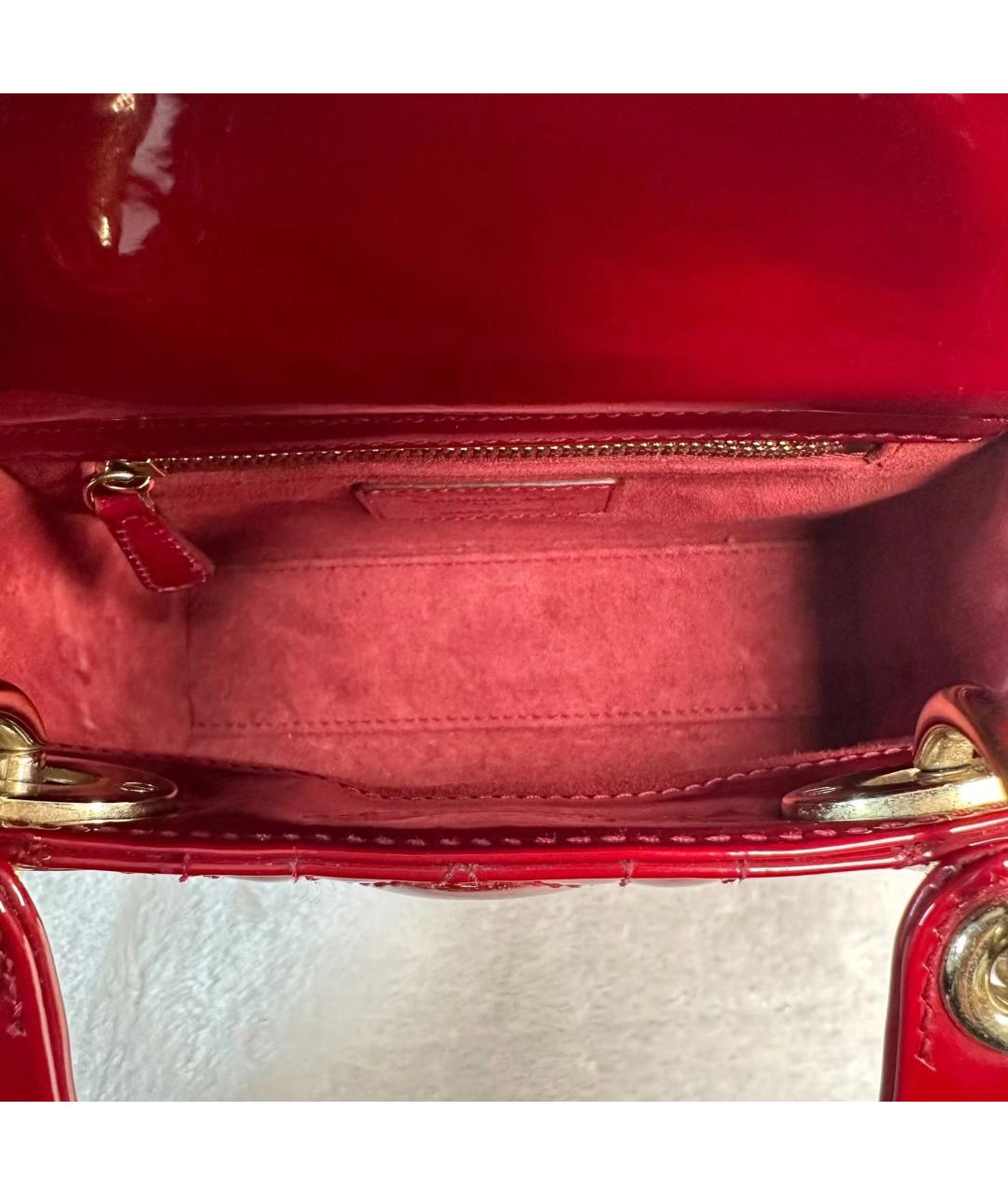 CHRISTIAN DIOR Красная сумка через плечо из лакированной кожи, фото 3
