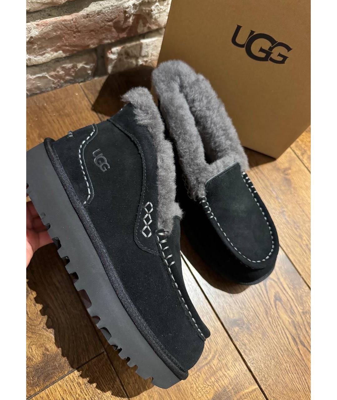 UGG AUSTRALIA Черные замшевые ботинки, фото 2