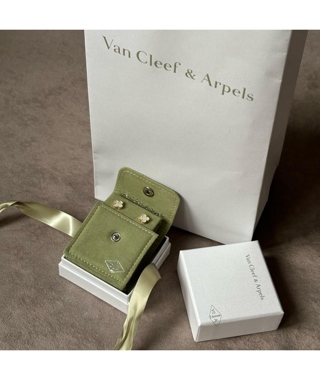 VAN CLEEF & ARPELS Белые серьги из желтого золота, фото 6