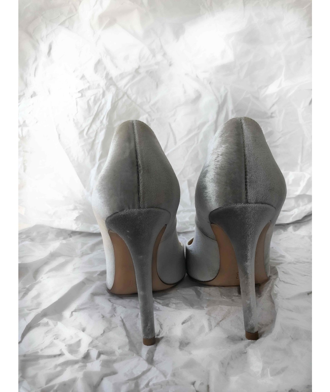 GIANVITO ROSSI Серебряные бархатные туфли, фото 4