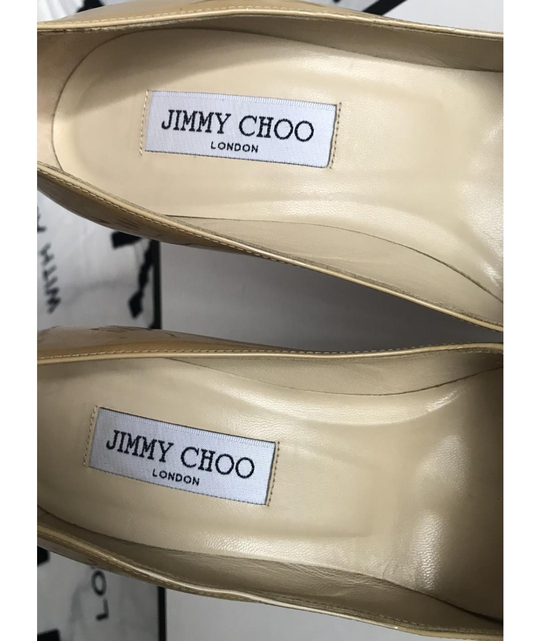 JIMMY CHOO Бежевые туфли из лакированной кожи, фото 5