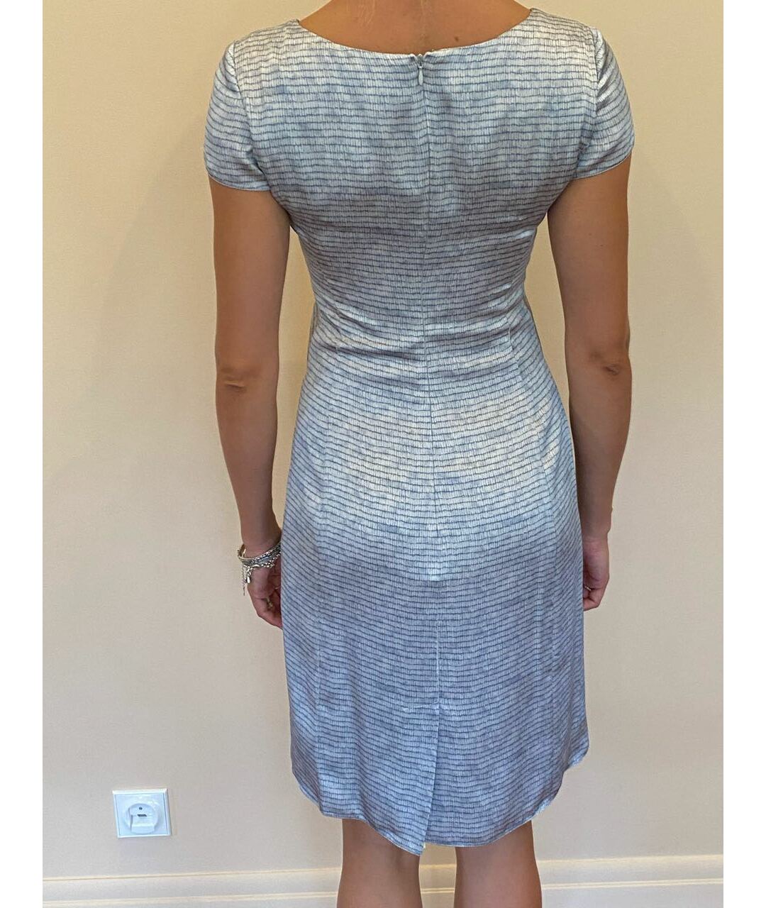 ARMANI COLLEZIONI Серебряное шелковое платье, фото 5