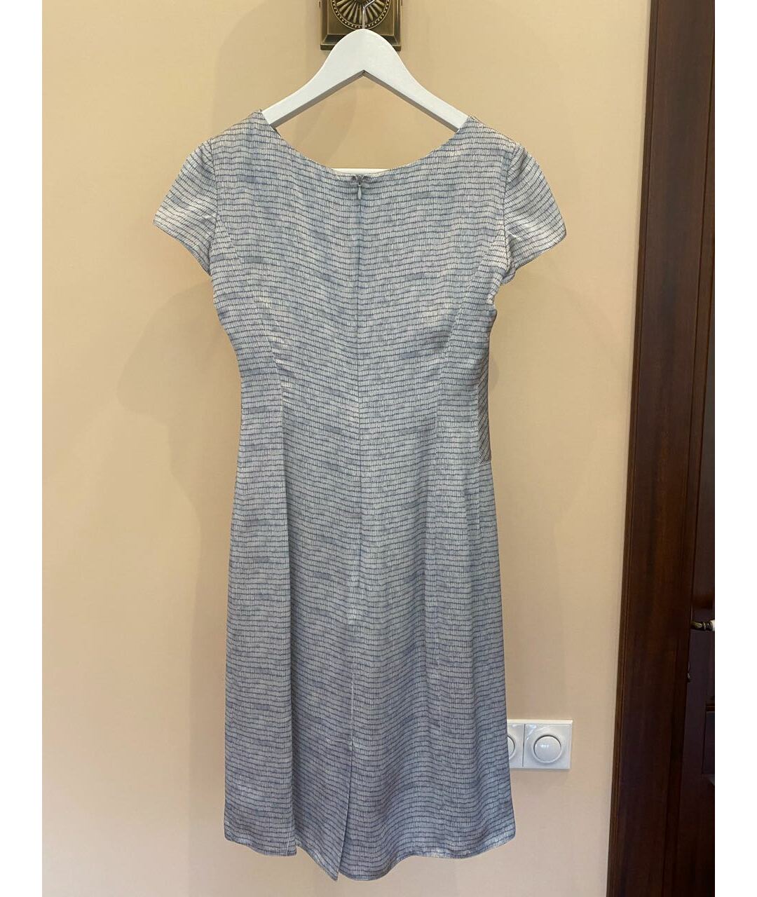 ARMANI COLLEZIONI Серебряное шелковое платье, фото 2