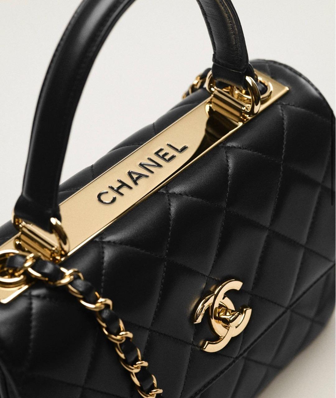 CHANEL Черная кожаная сумка с короткими ручками, фото 4