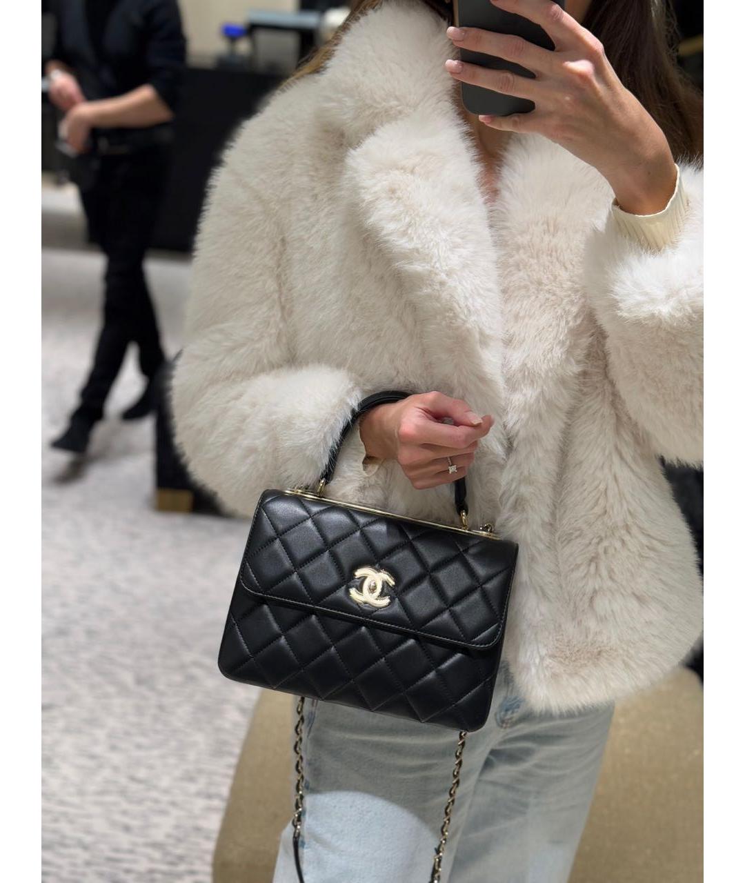 CHANEL Черная кожаная сумка с короткими ручками, фото 6