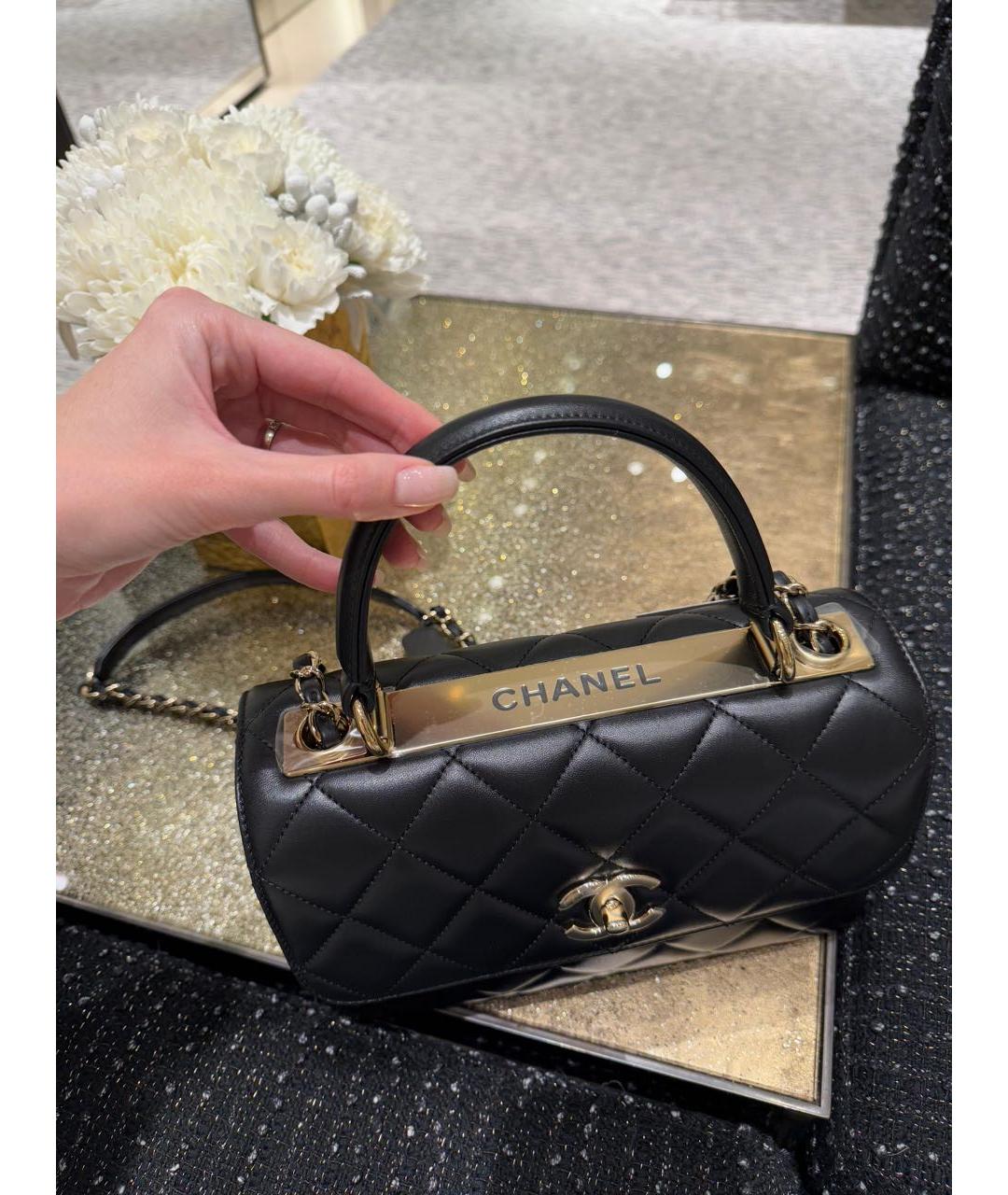 CHANEL Черная кожаная сумка с короткими ручками, фото 8