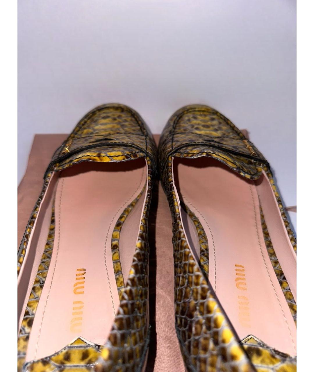MIU MIU Бежевые лоферы из экзотической кожи, фото 3