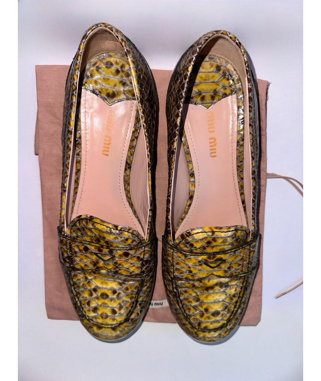 MIU MIU Бежевые лоферы из экзотической кожи, фото 2