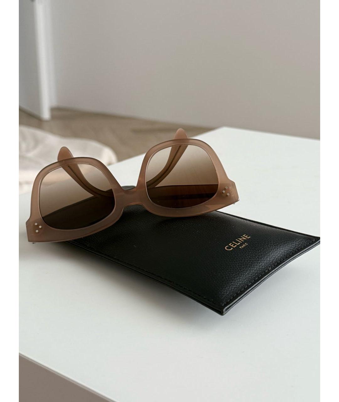 CELINE Бежевые пластиковые солнцезащитные очки, фото 4