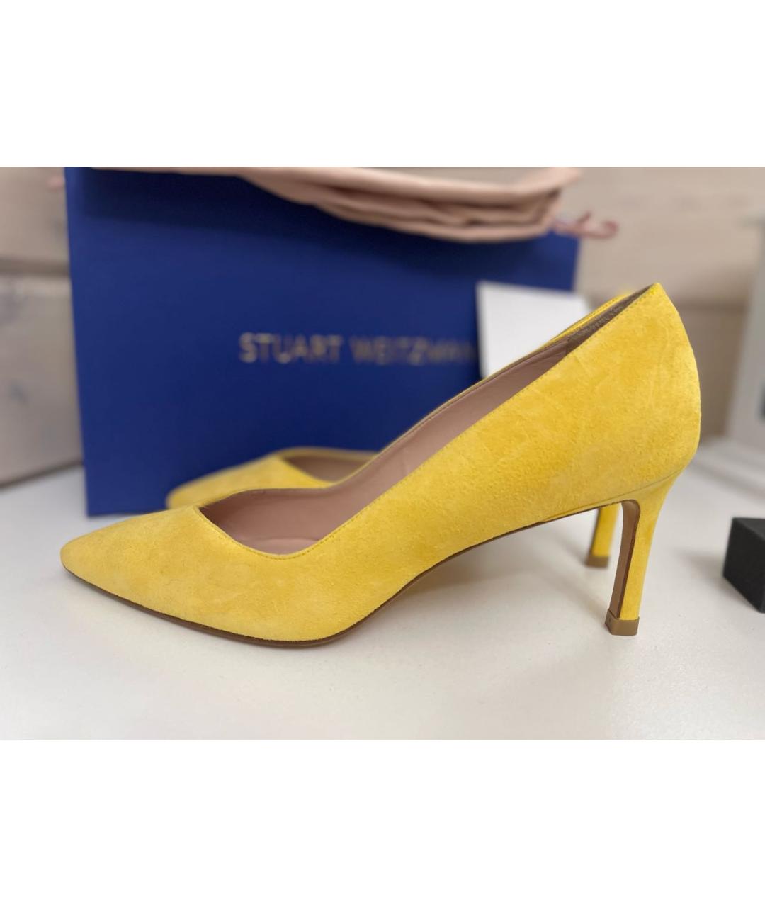 STUART WEITZMAN Желтые замшевые туфли, фото 3