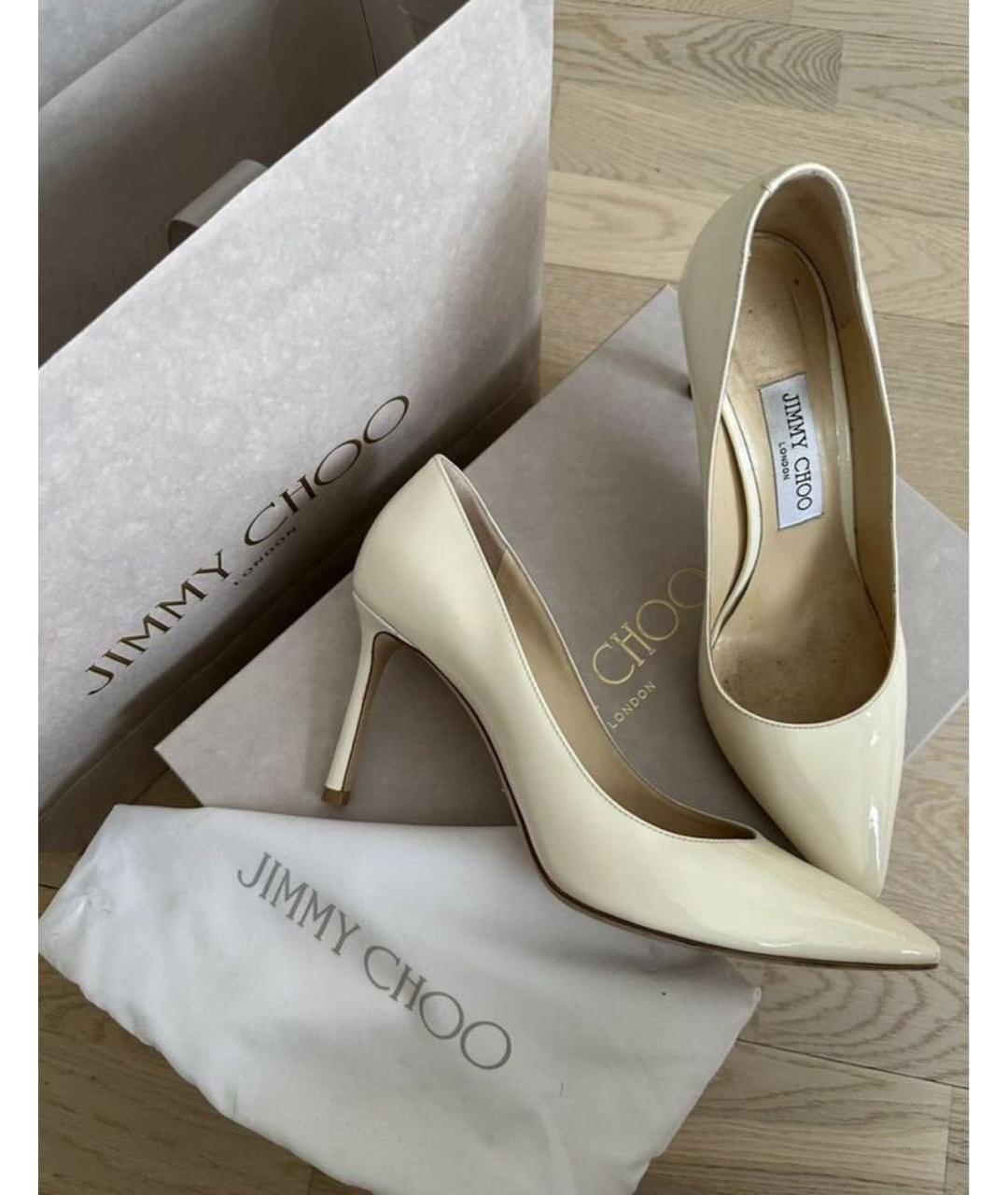 JIMMY CHOO Бежевые туфли из лакированной кожи, фото 5