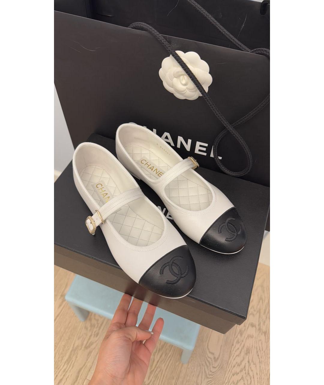CHANEL Белые кожаные балетки, фото 2