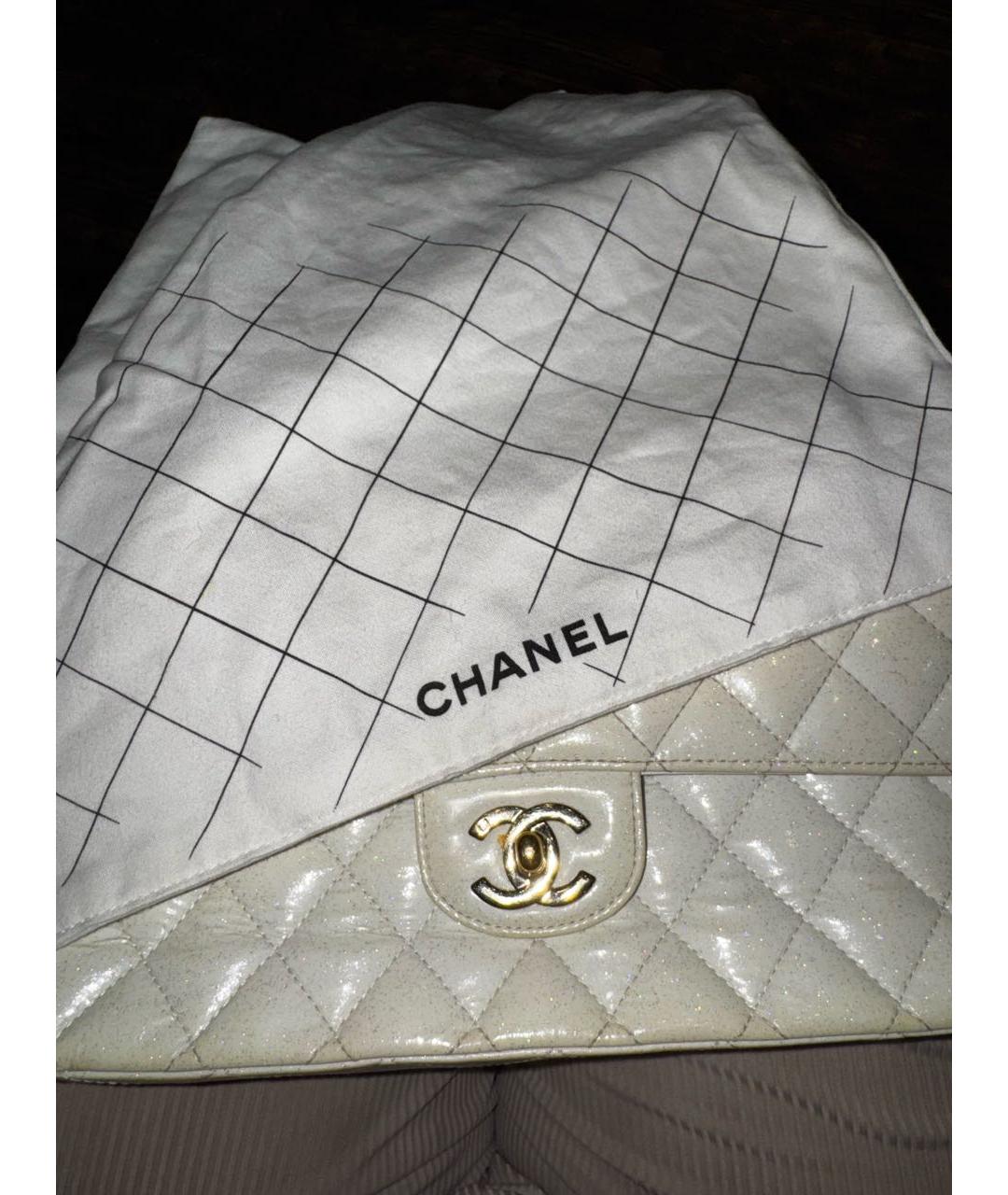 CHANEL Бежевая сумка через плечо из лакированной кожи, фото 6