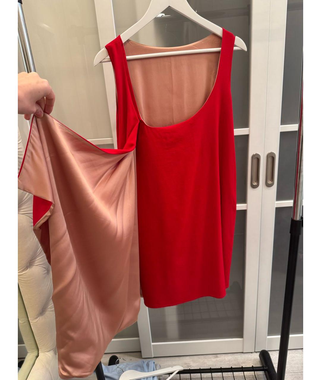 VALENTINO Красное шелковое коктейльное платье, фото 2
