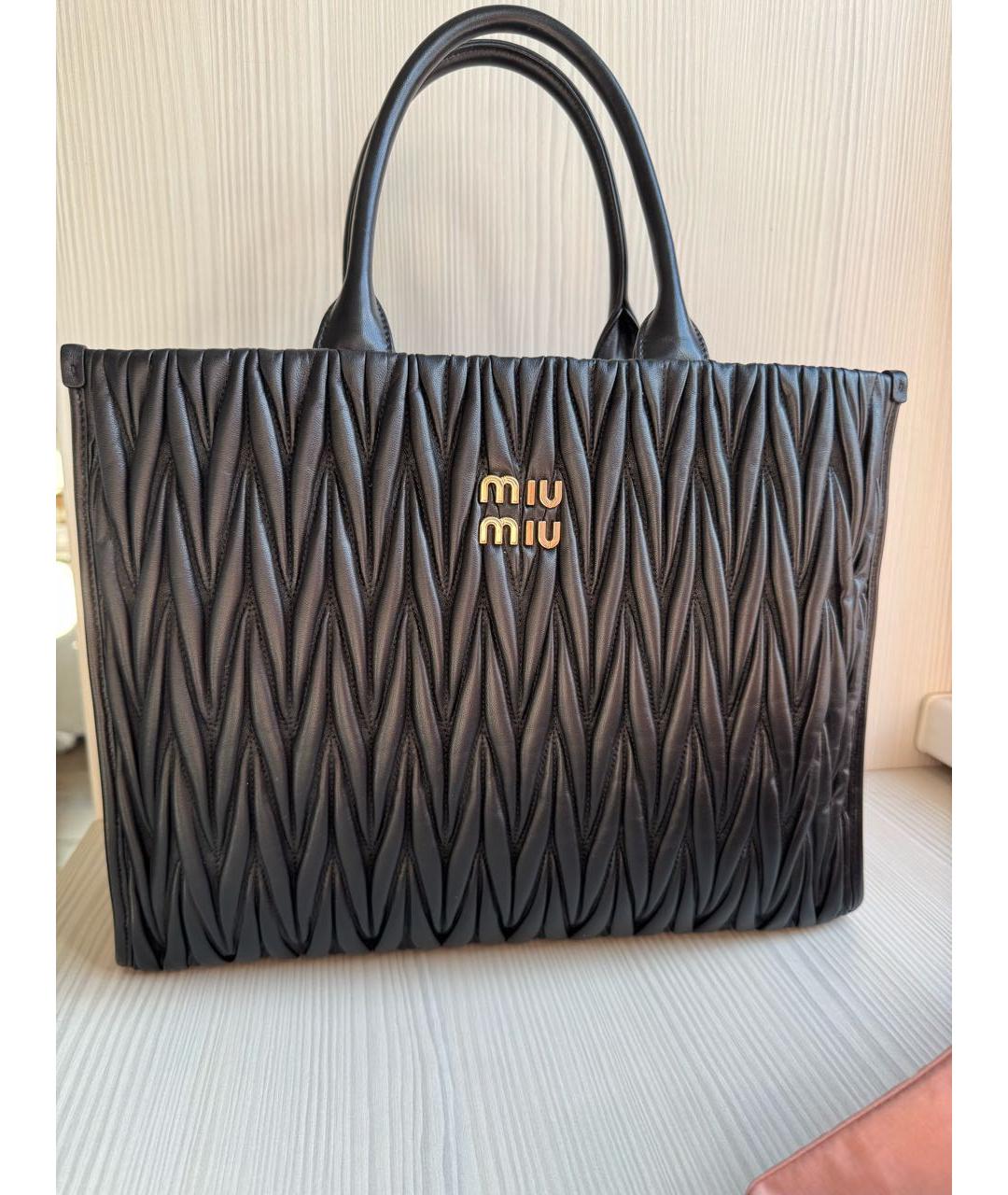 MIU MIU Черная кожаная сумка тоут, фото 3
