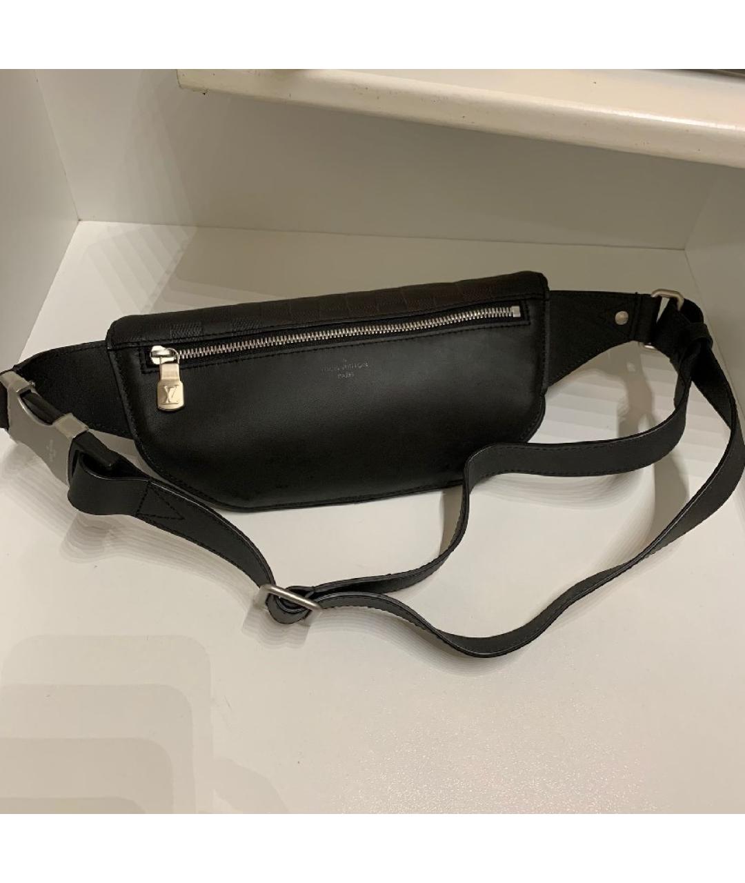 LOUIS VUITTON Черная кожаная поясная сумка, фото 4