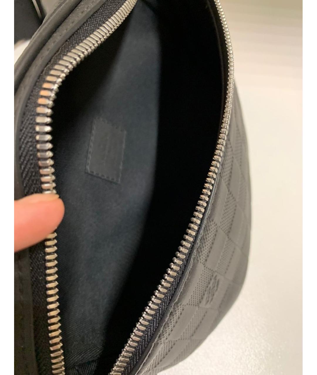 LOUIS VUITTON Черная кожаная поясная сумка, фото 7