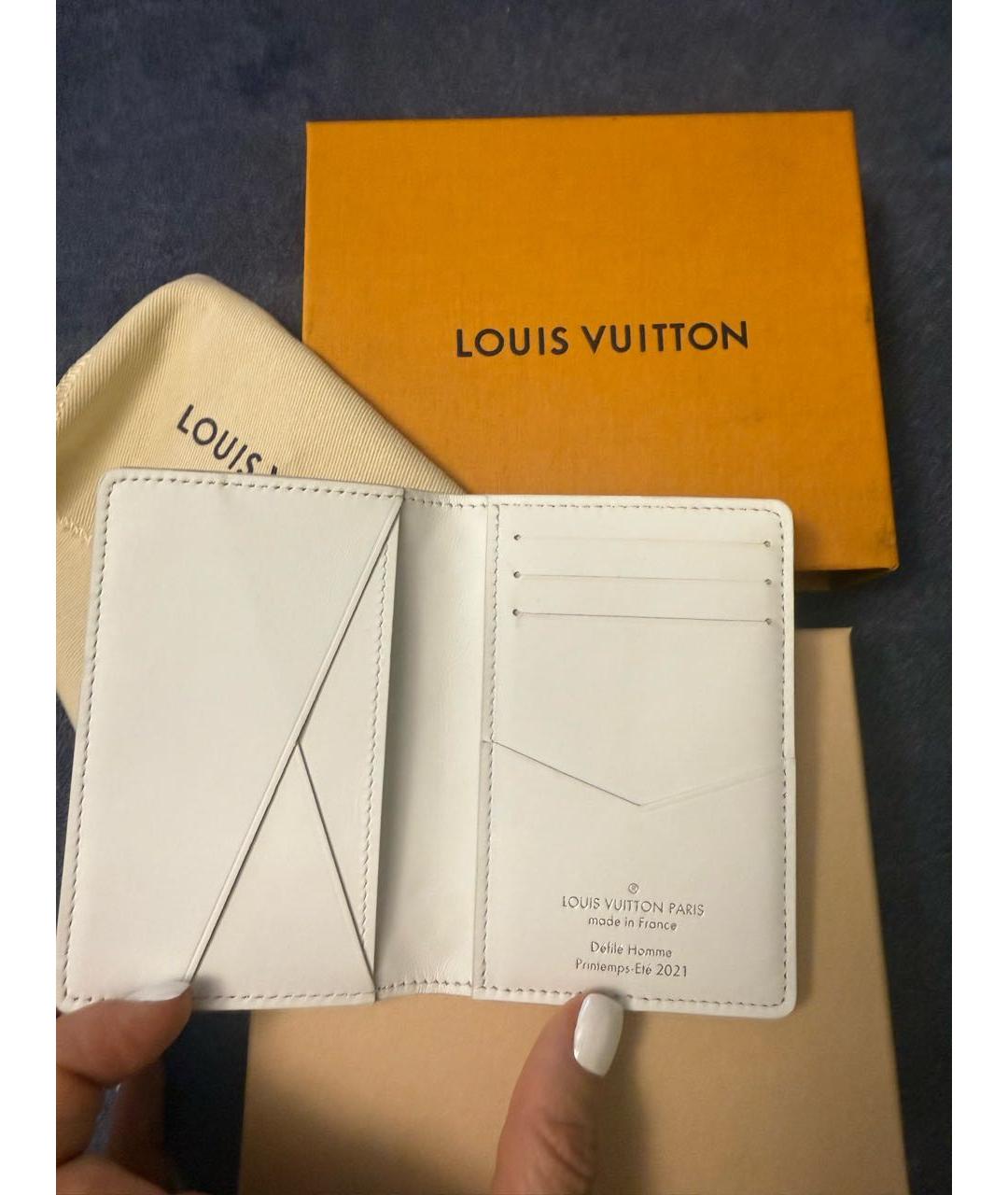 LOUIS VUITTON Белый кожаный кардхолдер, фото 4