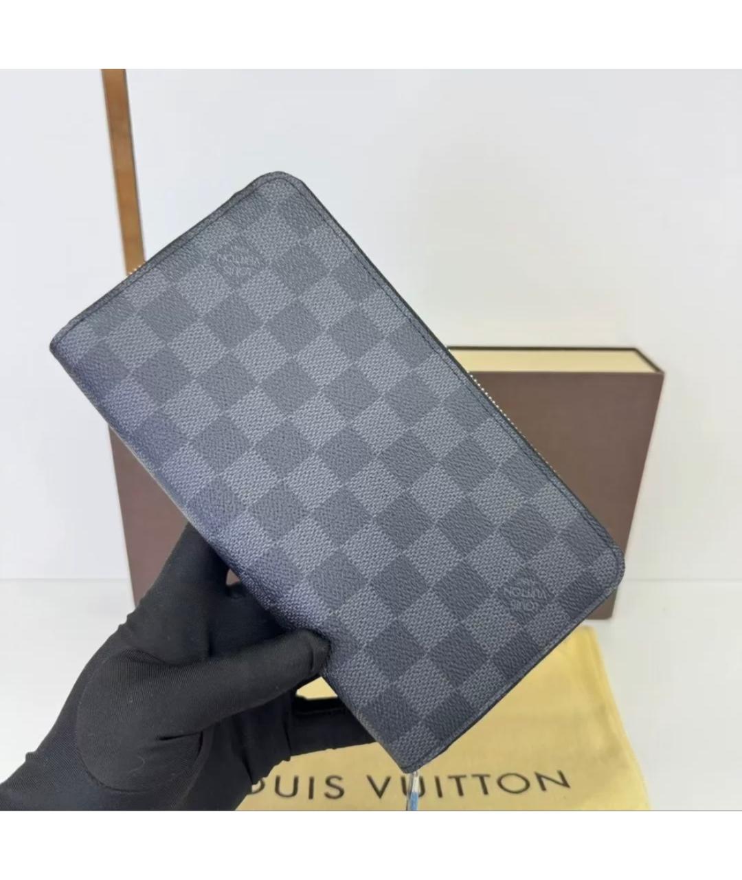 LOUIS VUITTON Черная барсетка из искусственной кожи, фото 3