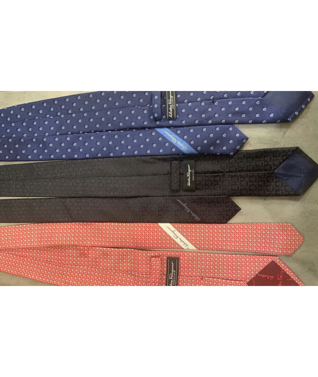 SALVATORE FERRAGAMO Темно-синий шелковый галстук, фото 5