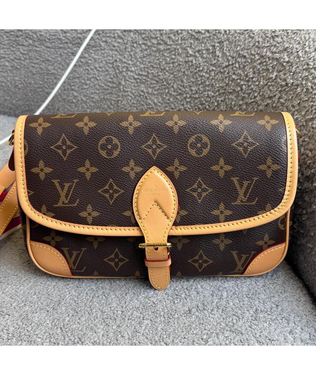 LOUIS VUITTON Коричневая кожаная сумка через плечо, фото 7