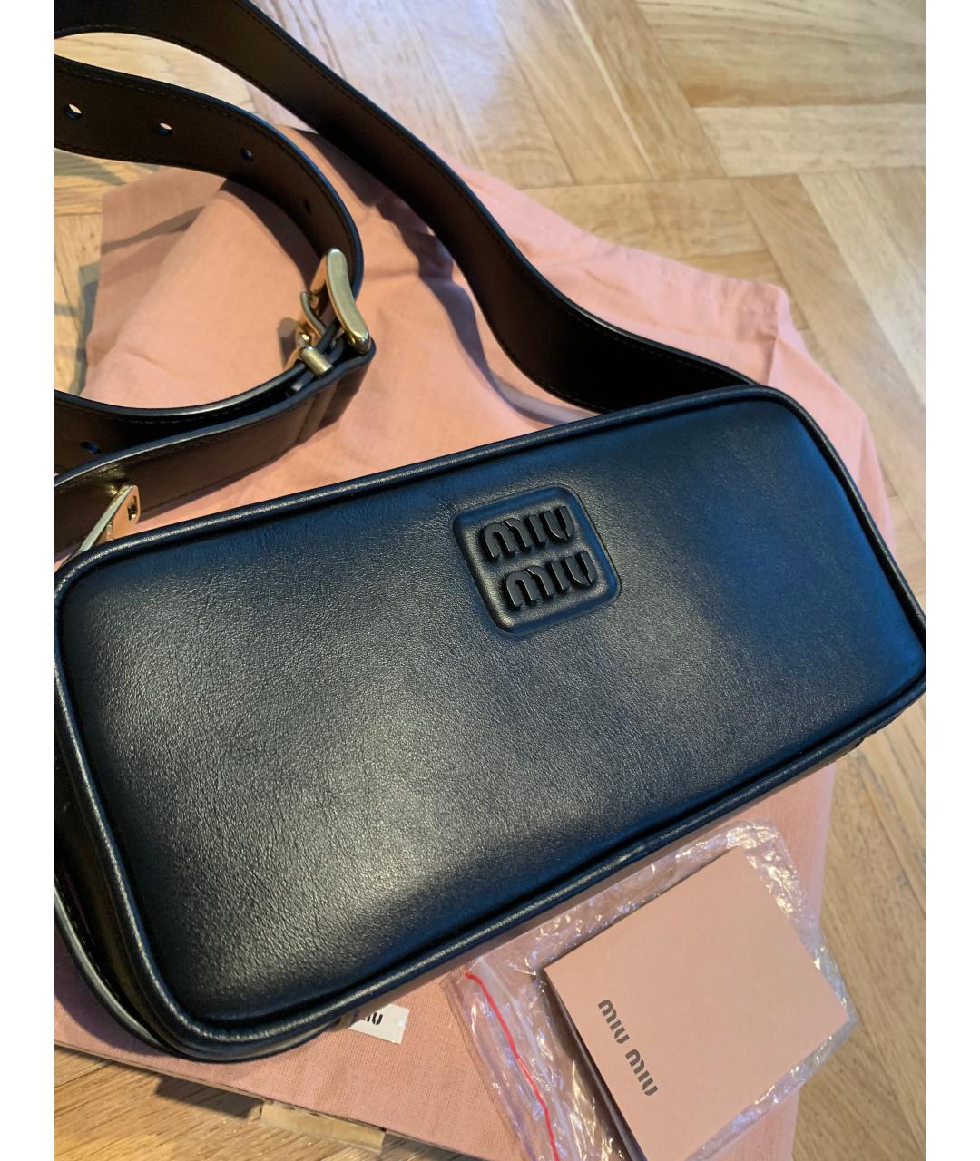 MIU MIU Черная кожаная сумка через плечо, фото 3