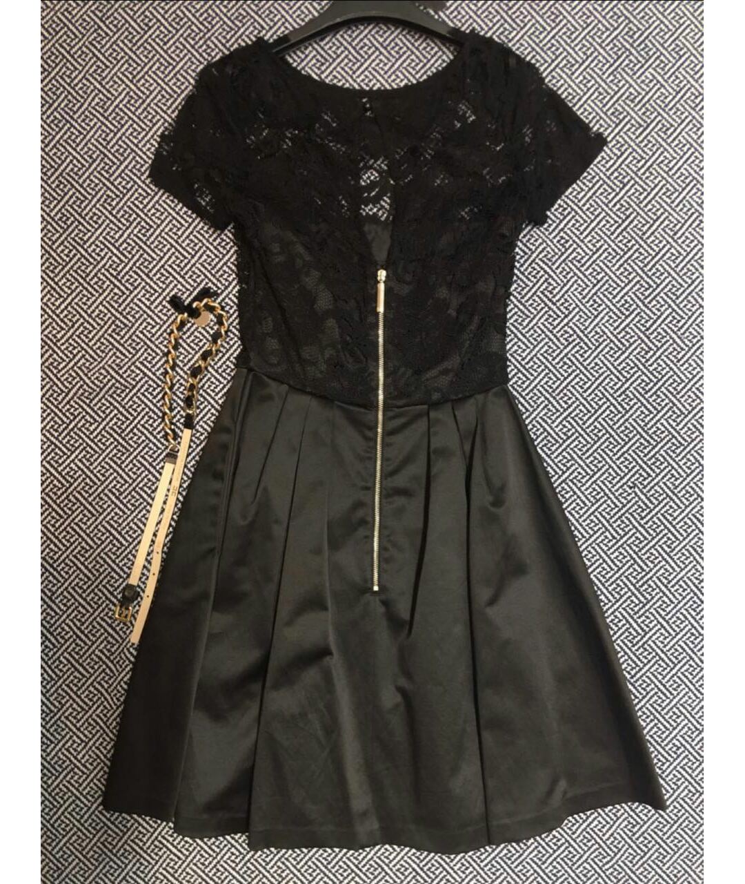 ELISABETTA FRANCHI Черное атласное коктейльное платье, фото 2