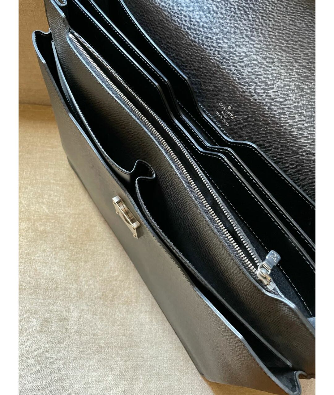 LOUIS VUITTON PRE-OWNED Антрацитовый кожаный портфель, фото 2