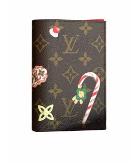 LOUIS VUITTON Обложка/футляр