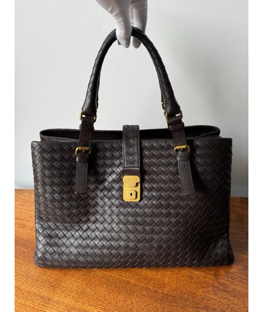 BOTTEGA VENETA Коричневая кожаная сумка с короткими ручками, фото 4
