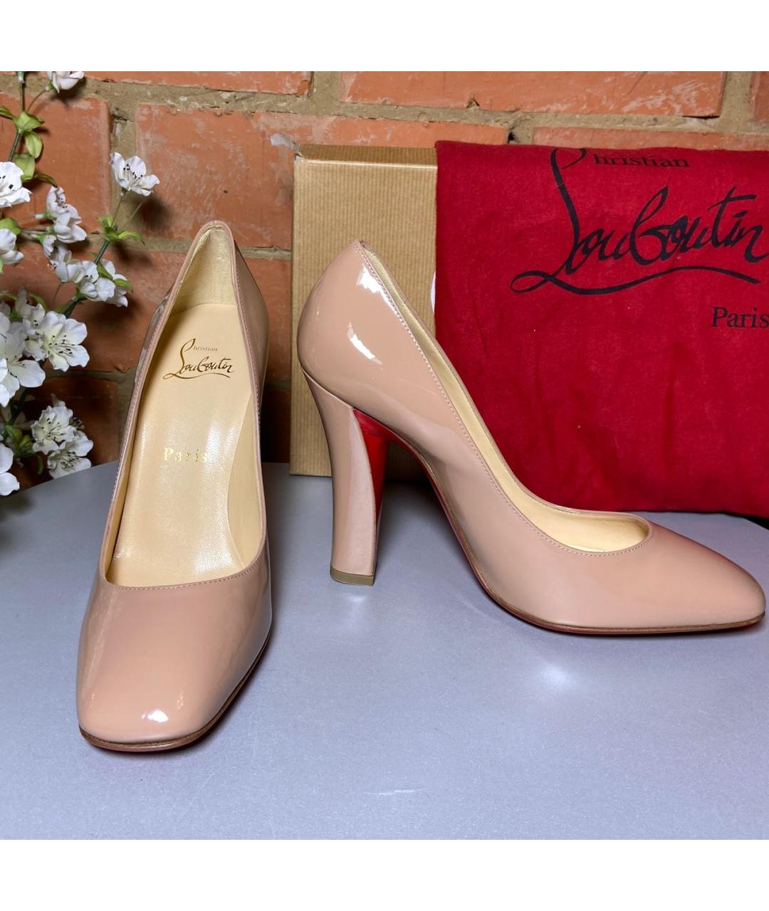 CHRISTIAN LOUBOUTIN Бежевые туфли из лакированной кожи, фото 9