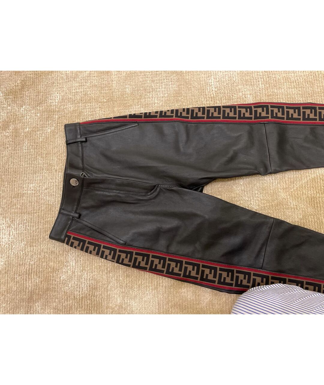 FENDI Черные кожаные брюки узкие, фото 4