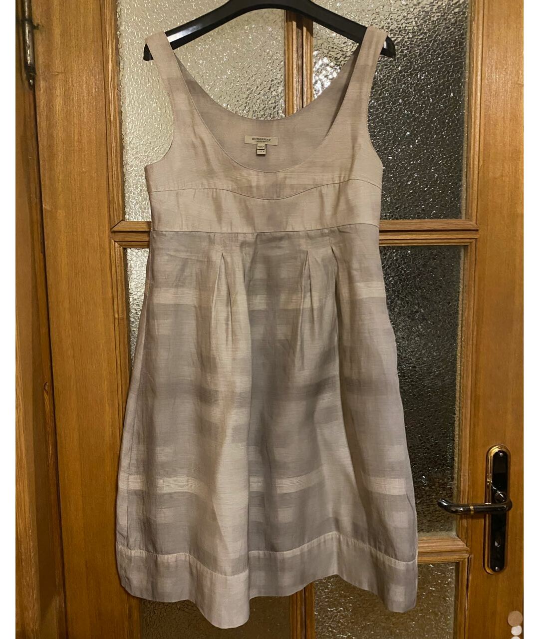 BURBERRY Бежевое шелковое повседневное платье, фото 4