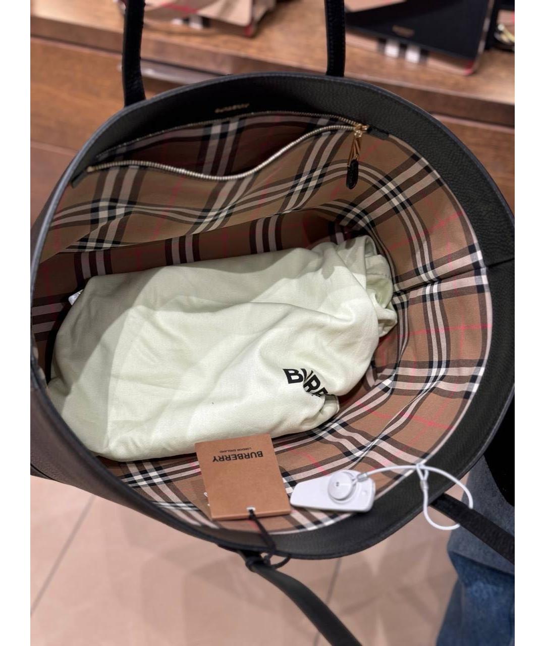 BURBERRY Черная кожаная сумка тоут, фото 4