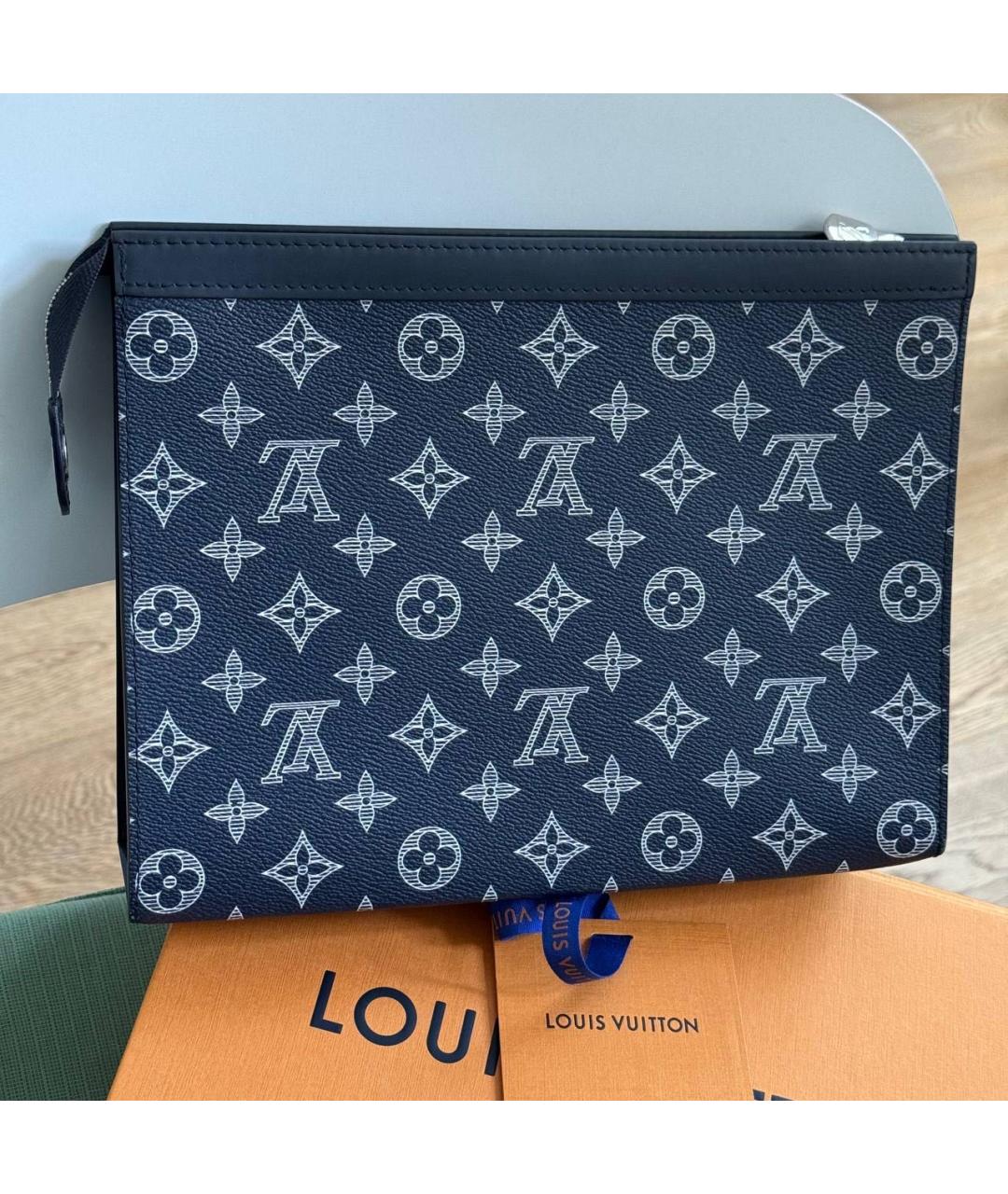 LOUIS VUITTON Темно-синяя барсетка, фото 5