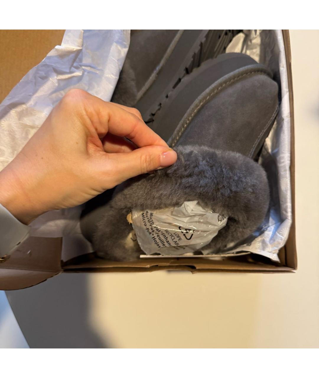 UGG AUSTRALIA Серые замшевые сабо, фото 4