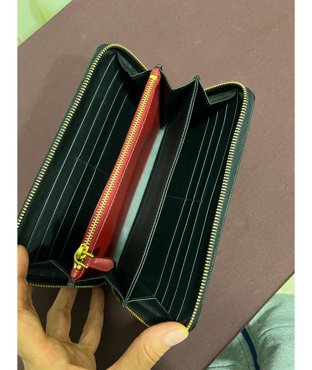 PRADA Черный кошелек из лакированной кожи, фото 4