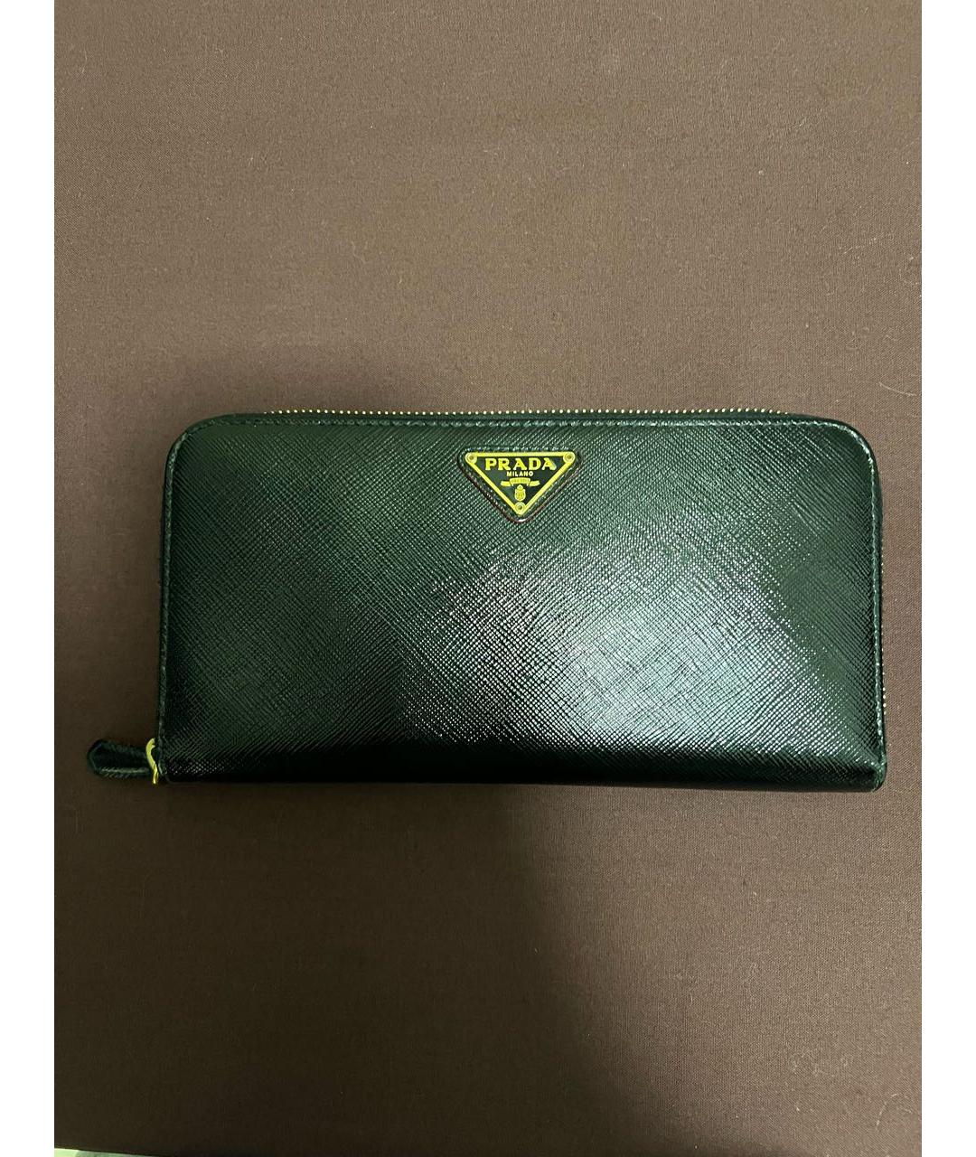 PRADA Черный кошелек из лакированной кожи, фото 5