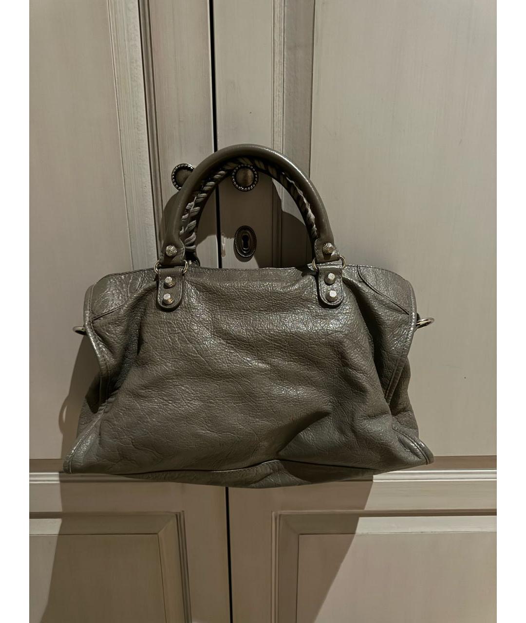 BALENCIAGA Серая кожаная сумка с короткими ручками, фото 3