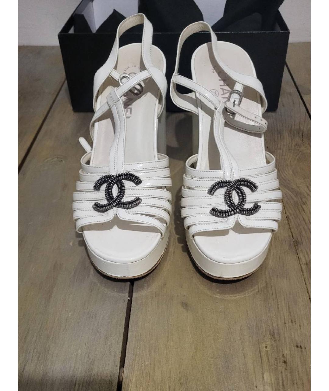 CHANEL Белые кожаные босоножки, фото 2