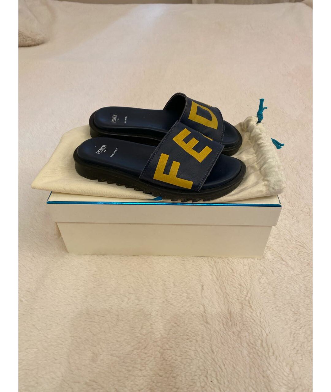 FENDI Темно-синие кожаные сандалии и шлепанцы, фото 5