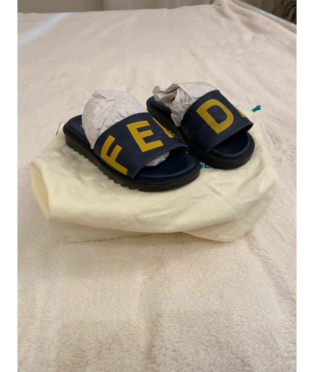 FENDI Темно-синие кожаные сандалии и шлепанцы, фото 3