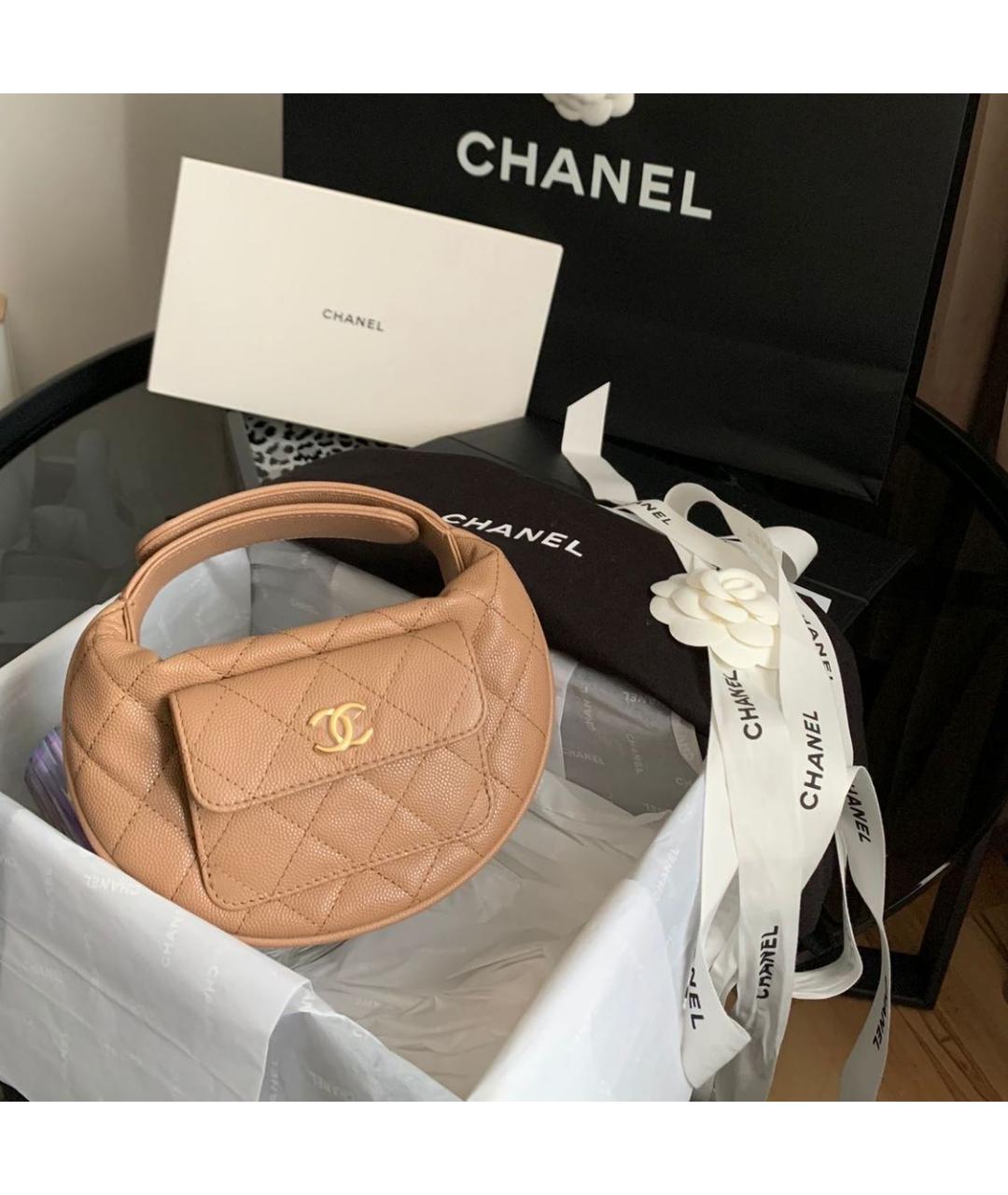 CHANEL Бежевая кожаная сумка с короткими ручками, фото 2