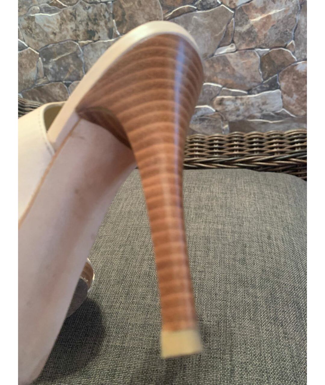 STUART WEITZMAN Бежевые кожаные босоножки, фото 7