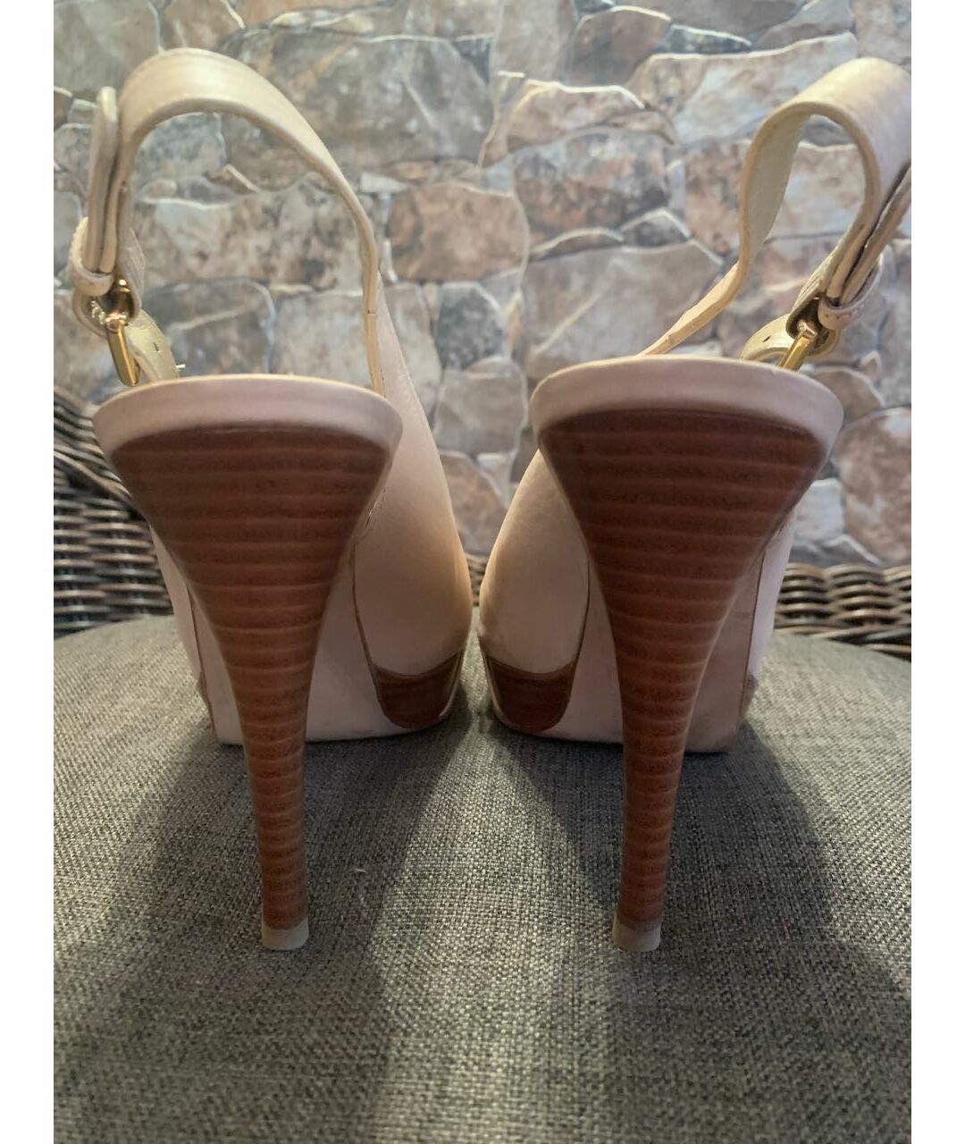 STUART WEITZMAN Бежевые кожаные босоножки, фото 4